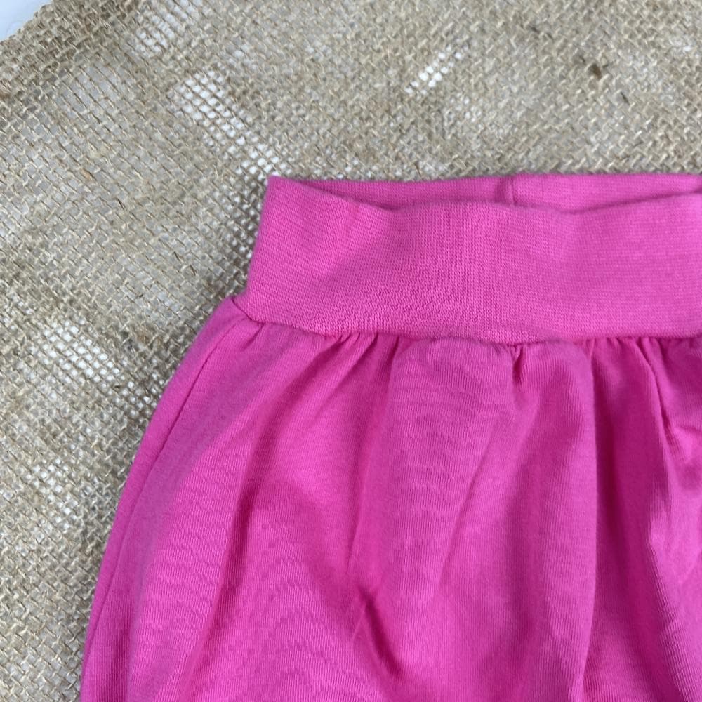 شلوارک نوزادی دخترانه برند cool club طرح ساده کمر کش صورتی پررنگ — تصویر ۳
