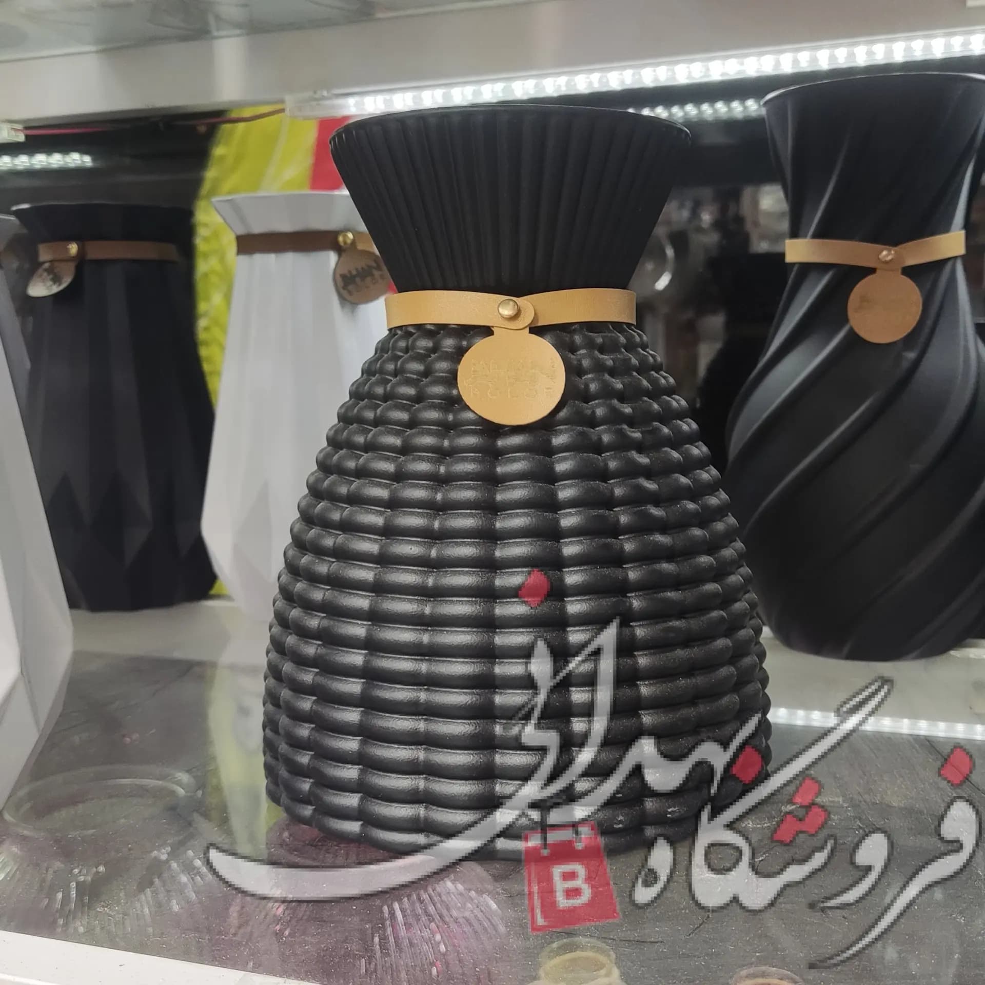 گلدان شیشه ای امگا رنگی — تصویر ۳