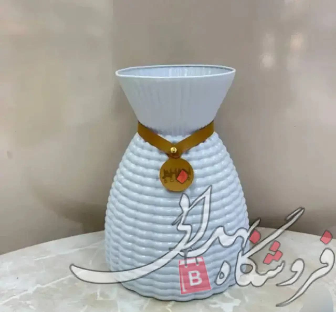 گلدان شیشه ای امگا رنگی