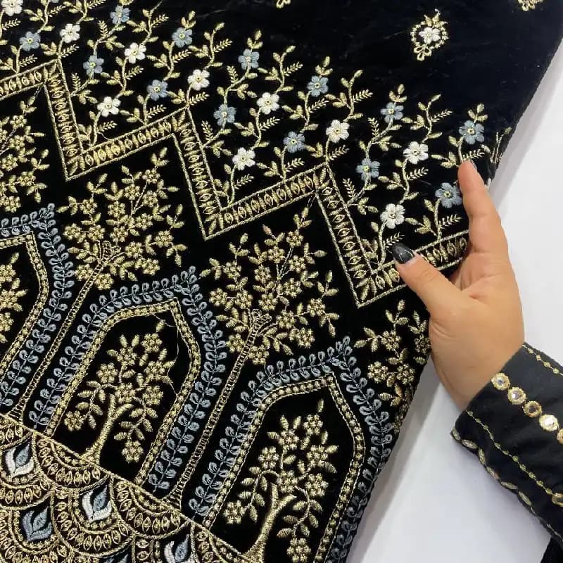 مخمل سوزندوزی یک طرف حاشیه