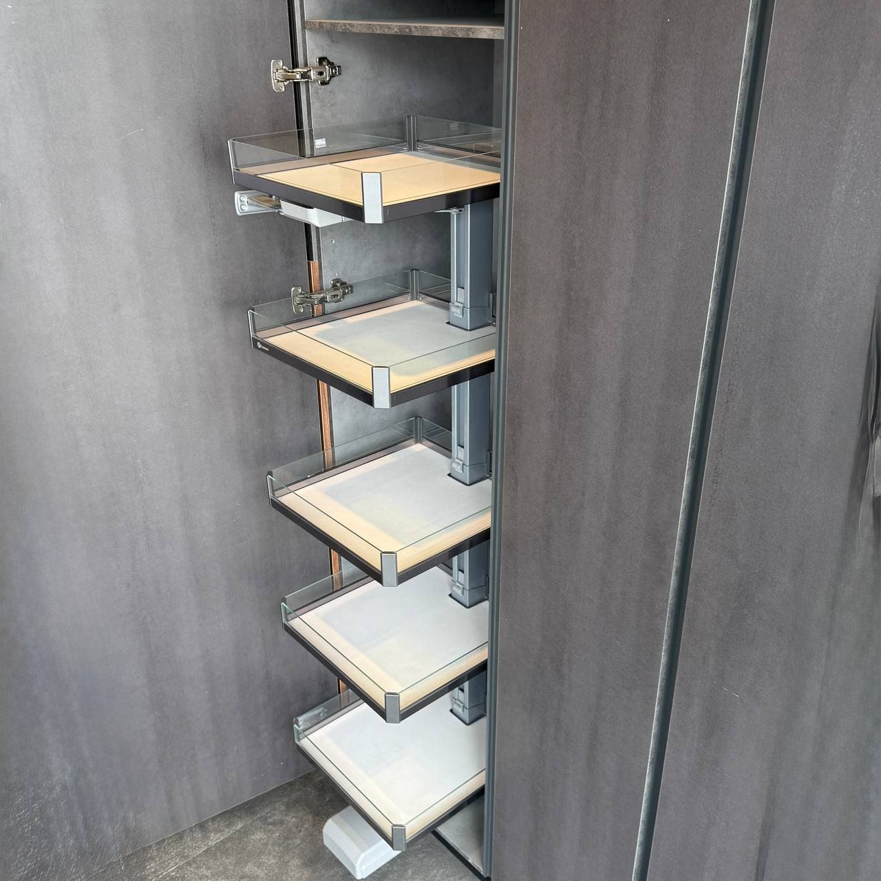 سوپر کانوی لولایی کمدی کریستال ارتفاع 1570mm عرض 600mm — تصویر ۳