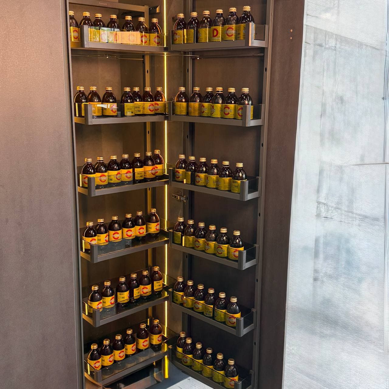 ســوپر تاندم لولایی کمدی کریستال ارتفاع mm1300 عرض mm600 — تصویر ۳