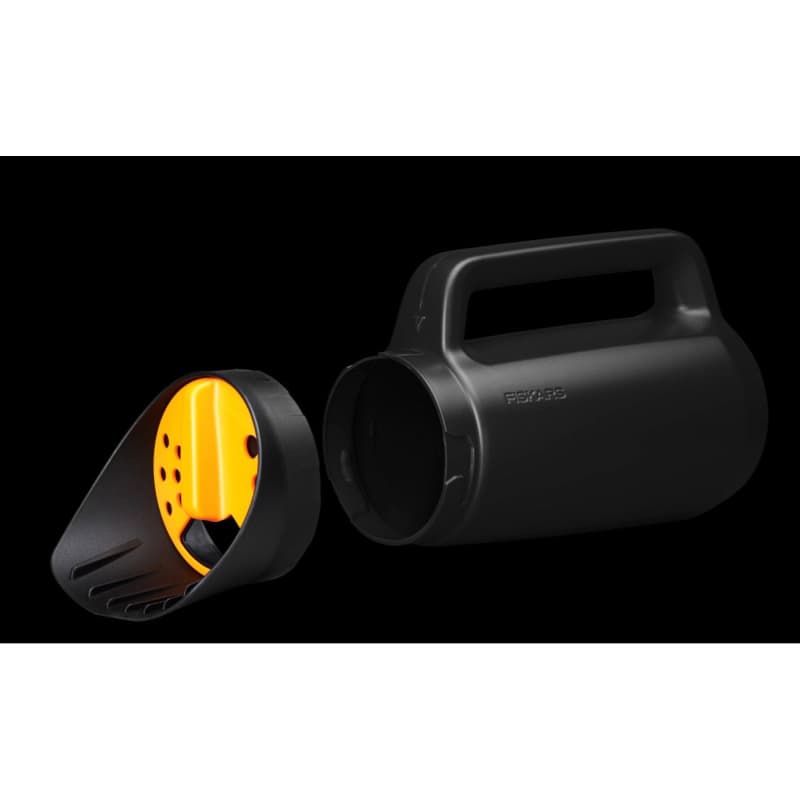 پاشنده کود جامد فیسکارس (Fiskars Solid Fertilizer Spreader) | دستگاه پخش کود دستی | مخزن 5 لیتری | مکانیزم تنظیم میزان پاشش | مناسب باغچه و زمین‌های کوچک | وزن 1.2 کیلوگرم