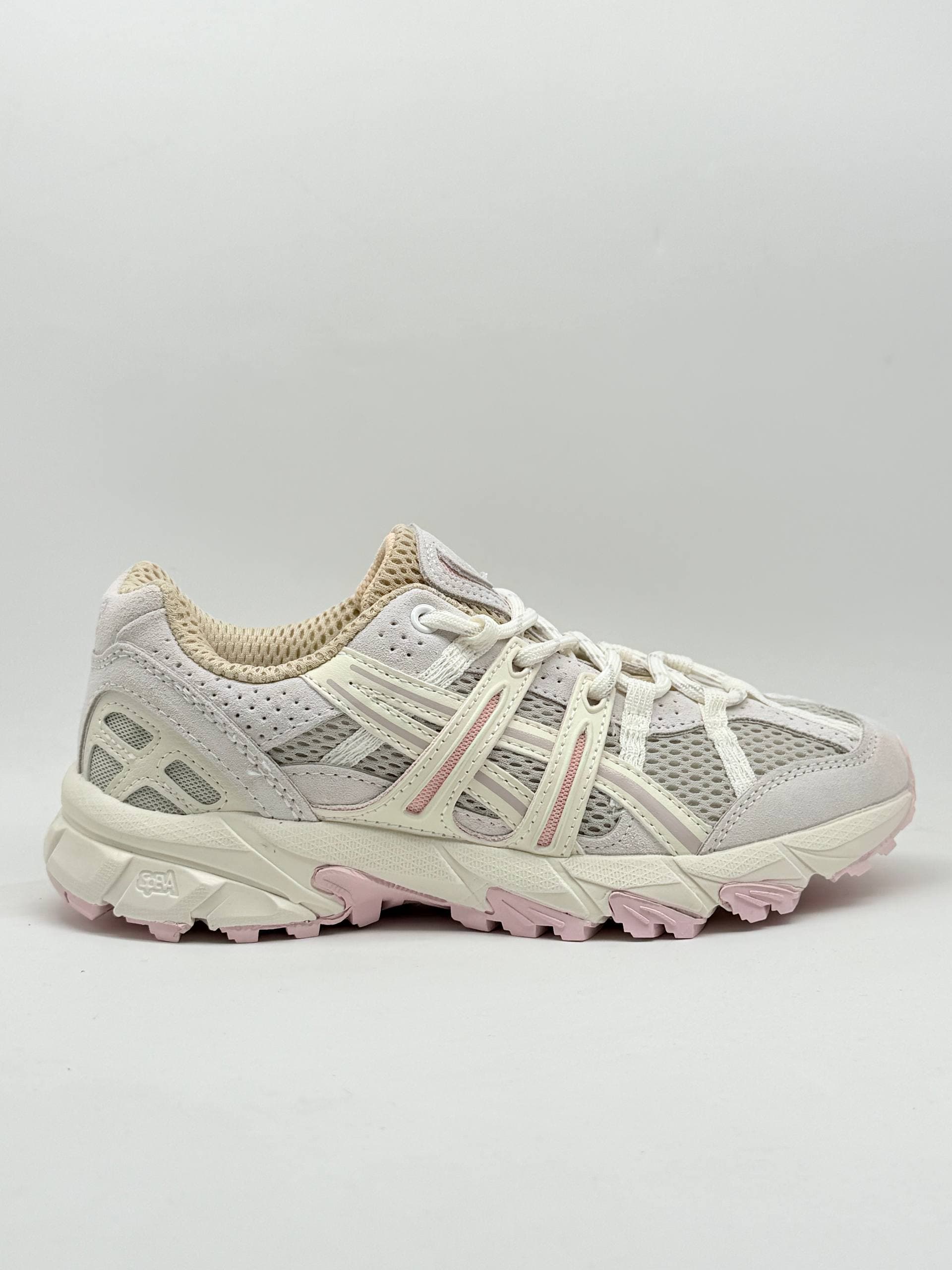 کتانی اسیکس کرم صورتی Asics Cream Pink Sneakers
