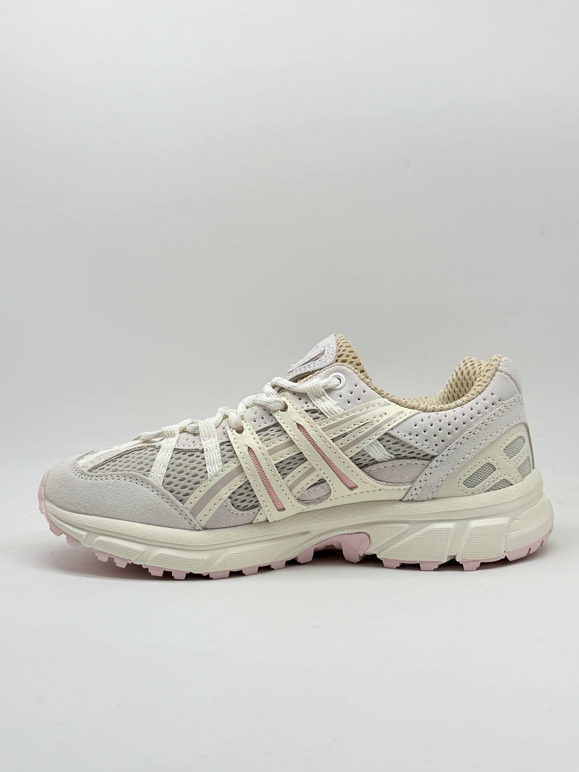 کتانی اسیکس کرم صورتی Asics Cream Pink Sneakers — تصویر ۳