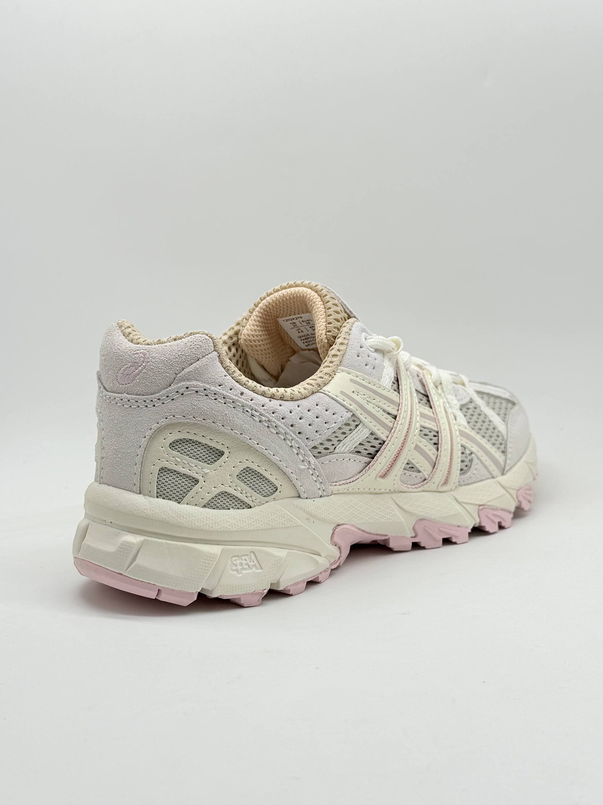 کتانی اسیکس کرم صورتی Asics Cream Pink Sneakers — تصویر ۵