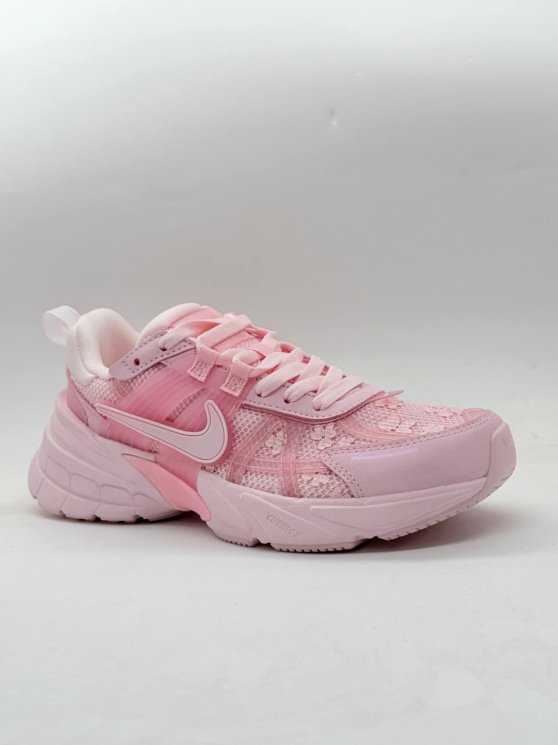 کفش نایک وی تو کی صورتی Nike V2K pink shoes — تصویر ۲