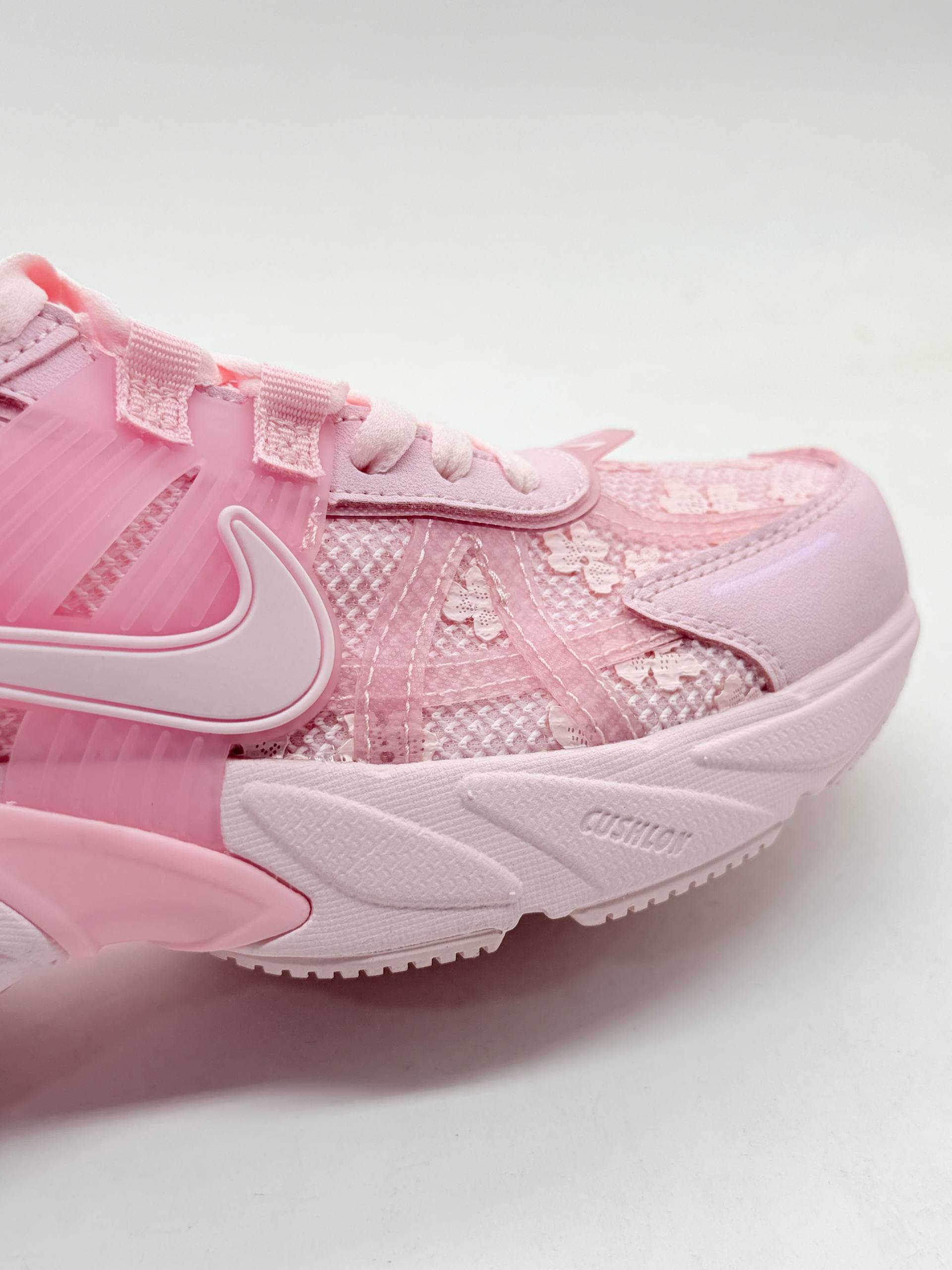 کفش نایک وی تو کی صورتی Nike V2K pink shoes — تصویر ۷