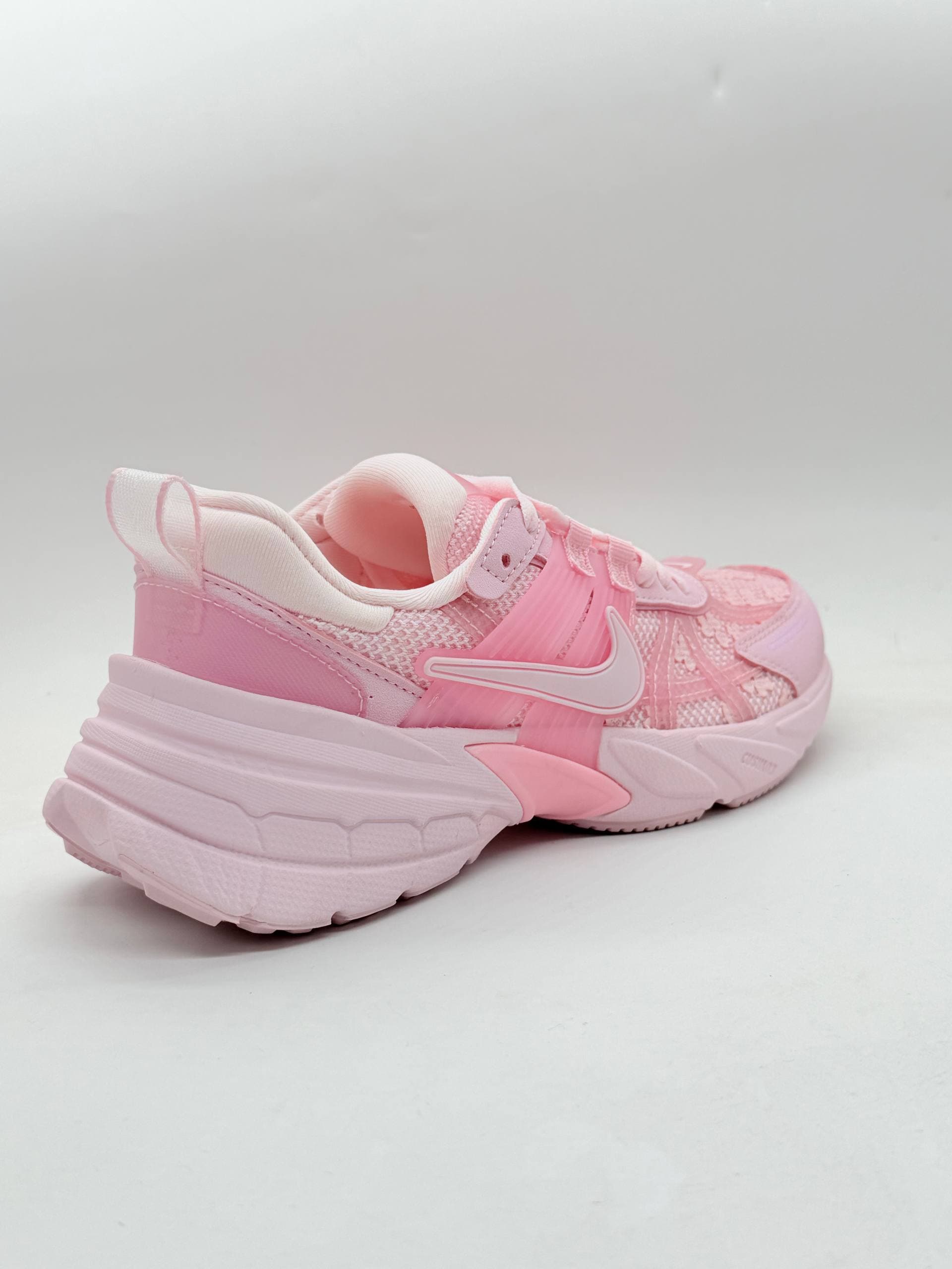 کفش نایک وی تو کی صورتی Nike V2K pink shoes — تصویر ۳