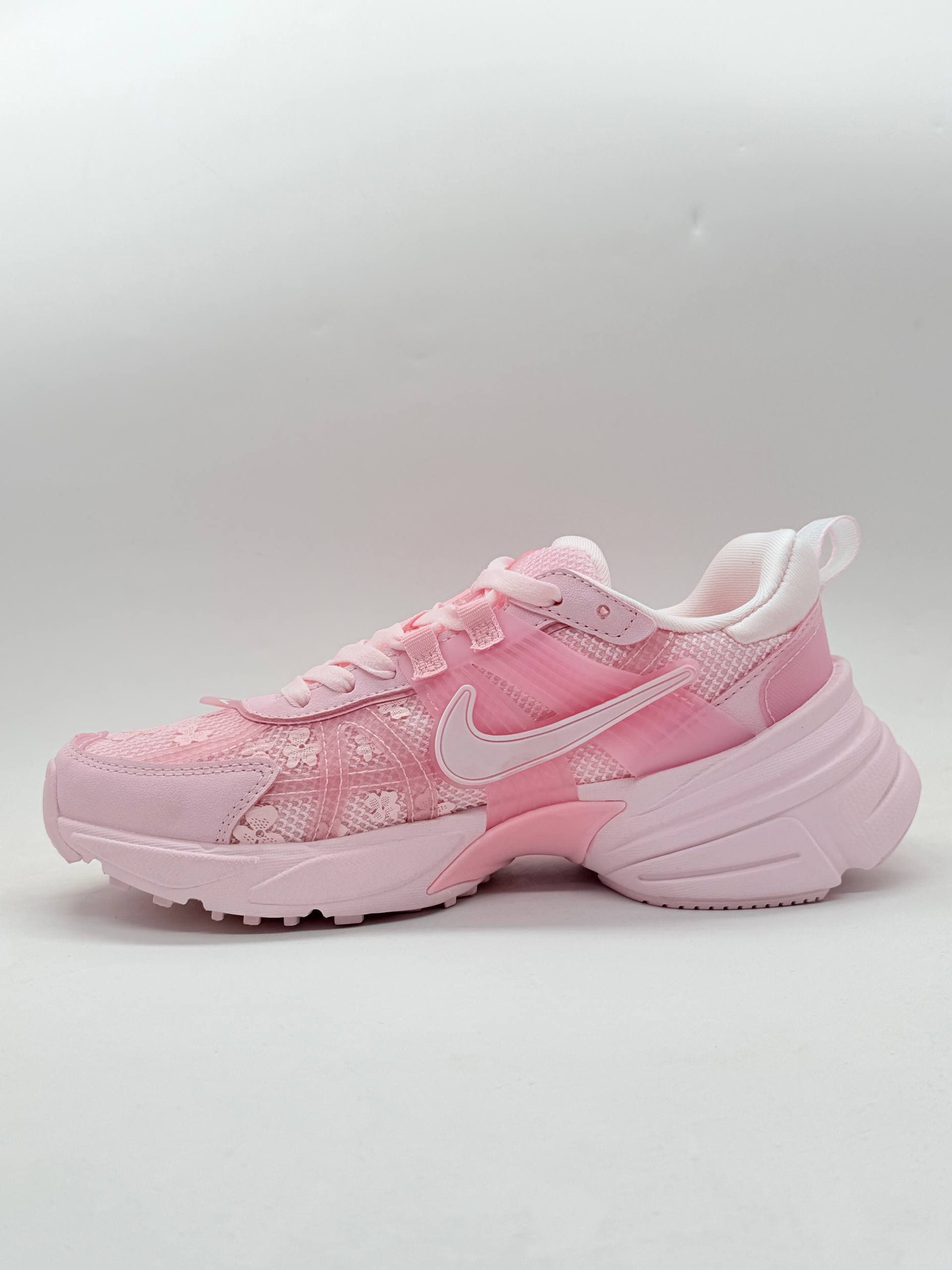 کفش نایک وی تو کی صورتی Nike V2K pink shoes — تصویر ۸