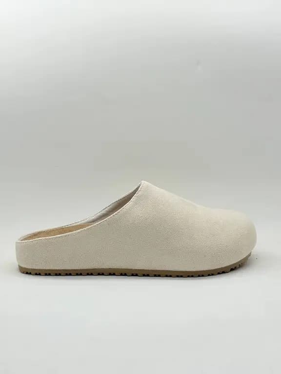 کلاگ ساده کرمی Simple beige clogs — تصویر ۲