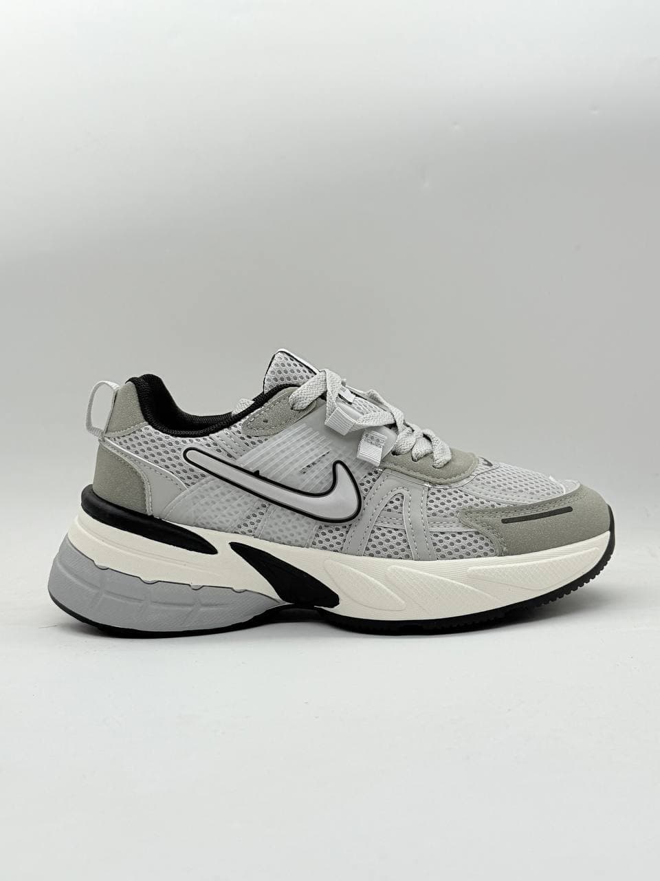 کفش نایک وی تو کی خاکستری Nike V2k gray Shoes