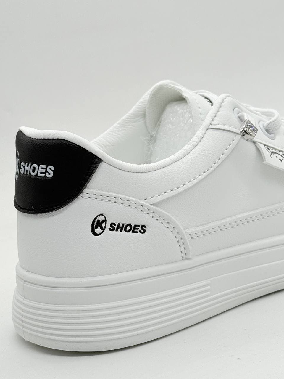 کفش ونس بند کشی سفید مشکی White and black lace-up Vance shoes — تصویر ۲