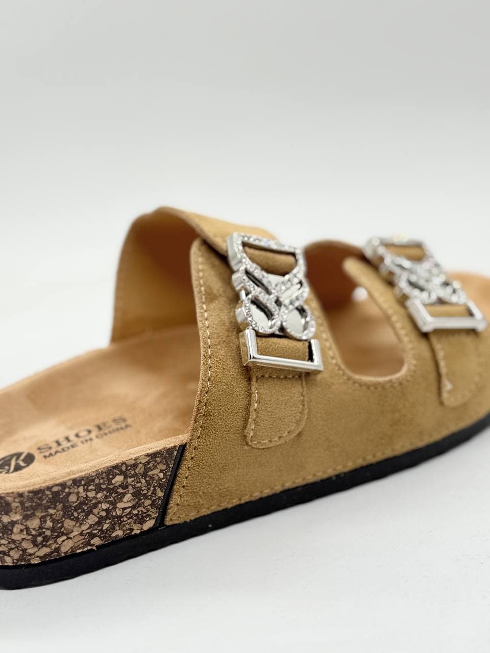 دمپایی دو بند قهوه ای brown double-strap slippers — تصویر ۶