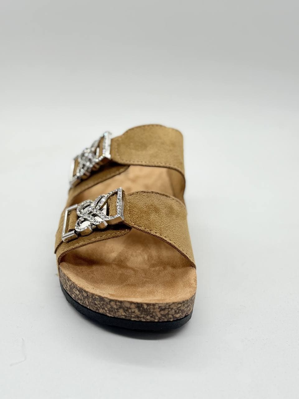 دمپایی دو بند قهوه ای brown double-strap slippers — تصویر ۴