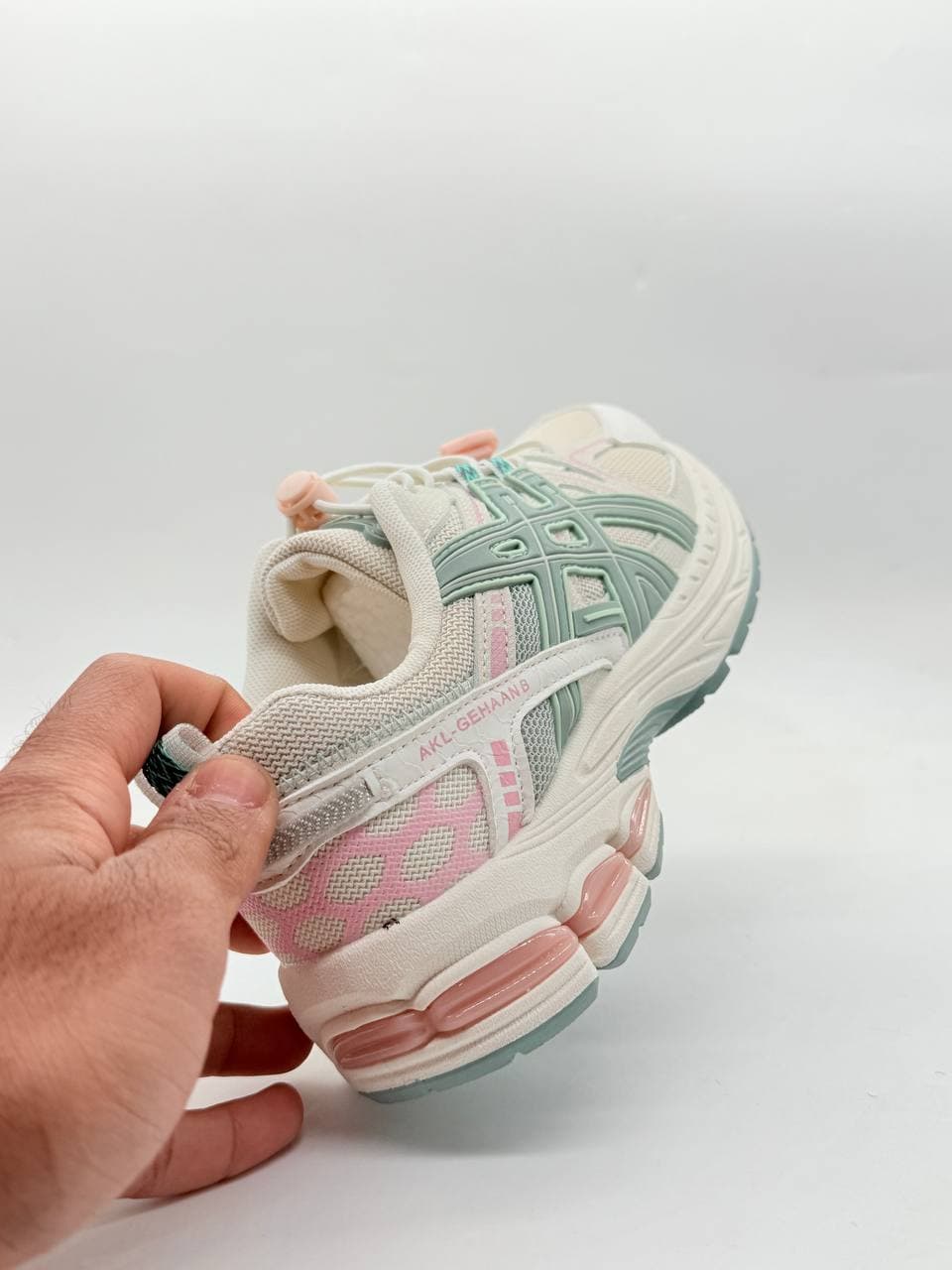 کتونی اسیکس سفید سبز Asics white green sneakers — تصویر ۳