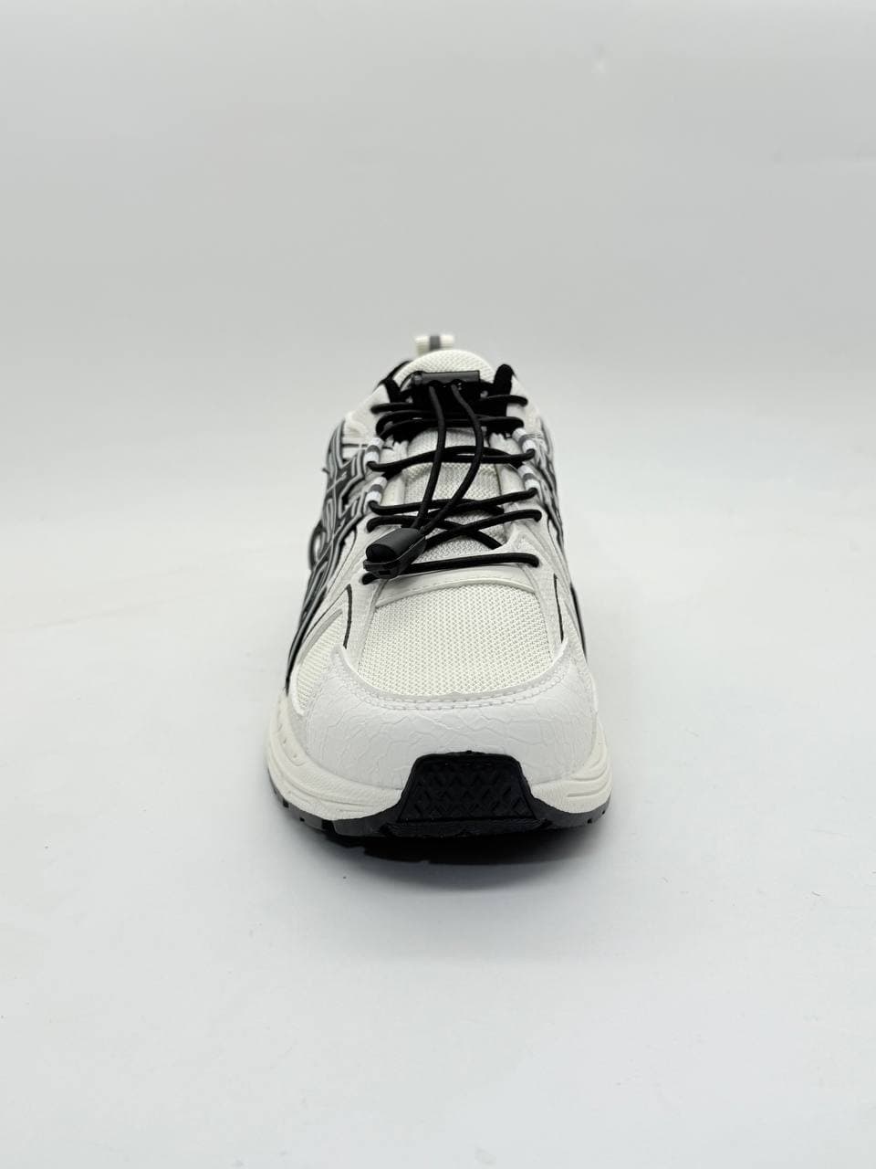کتونی اسیکس سفید مشکی Asics white and black sneakers — تصویر ۳