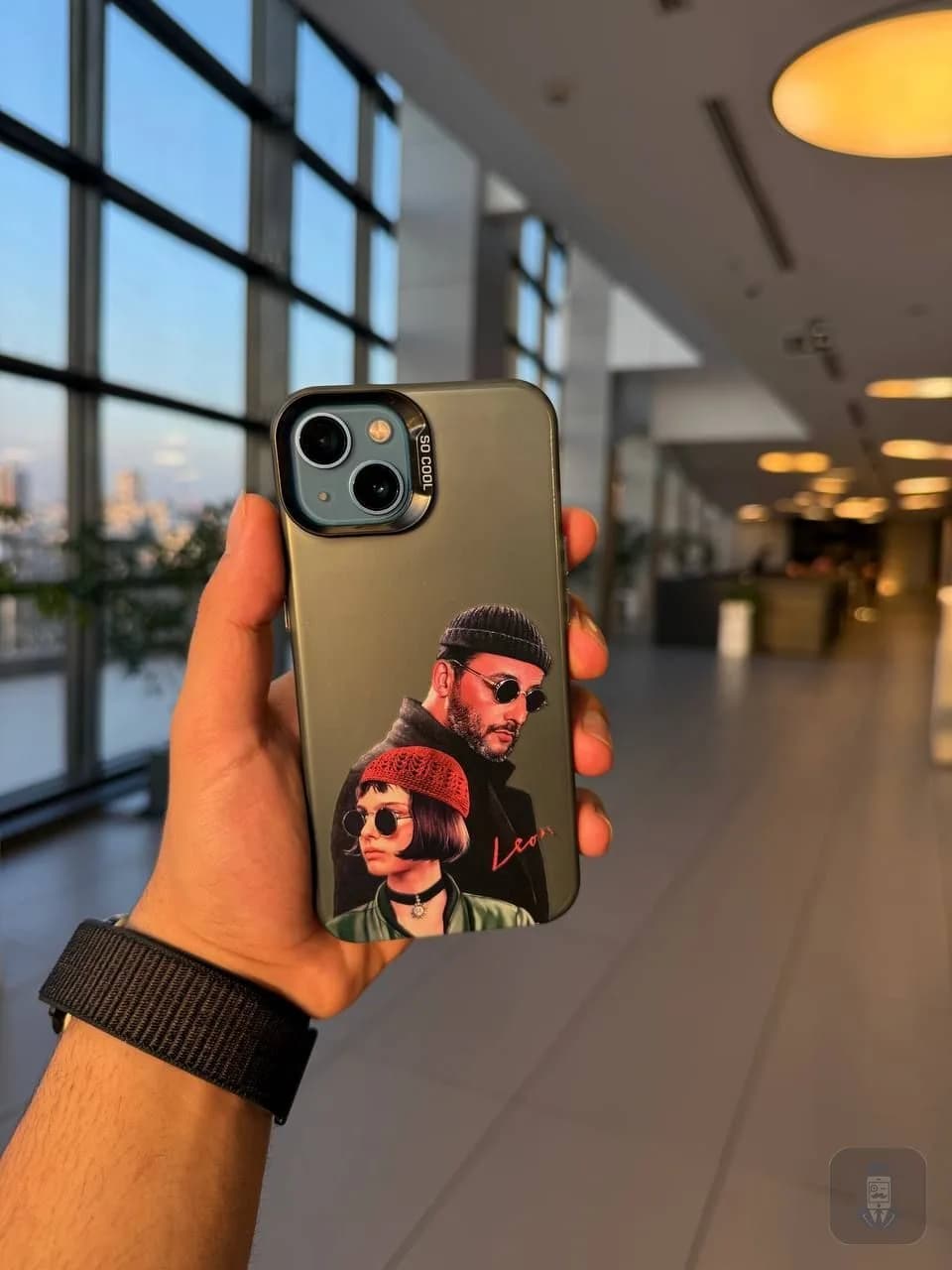 قاب لئون و ماتیلدا | لئون و ماتیلدا | Samsung A16 | طوسی — تصویر ۳
