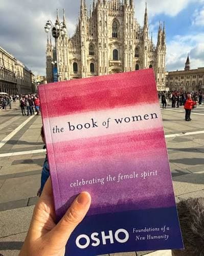 کتاب The Book of Women: A Celebration of Women and the Female Spirit | کتاب زنان: ستایش زنان و روح زنانه اثر اوشو نسخه PDF انگلیسی