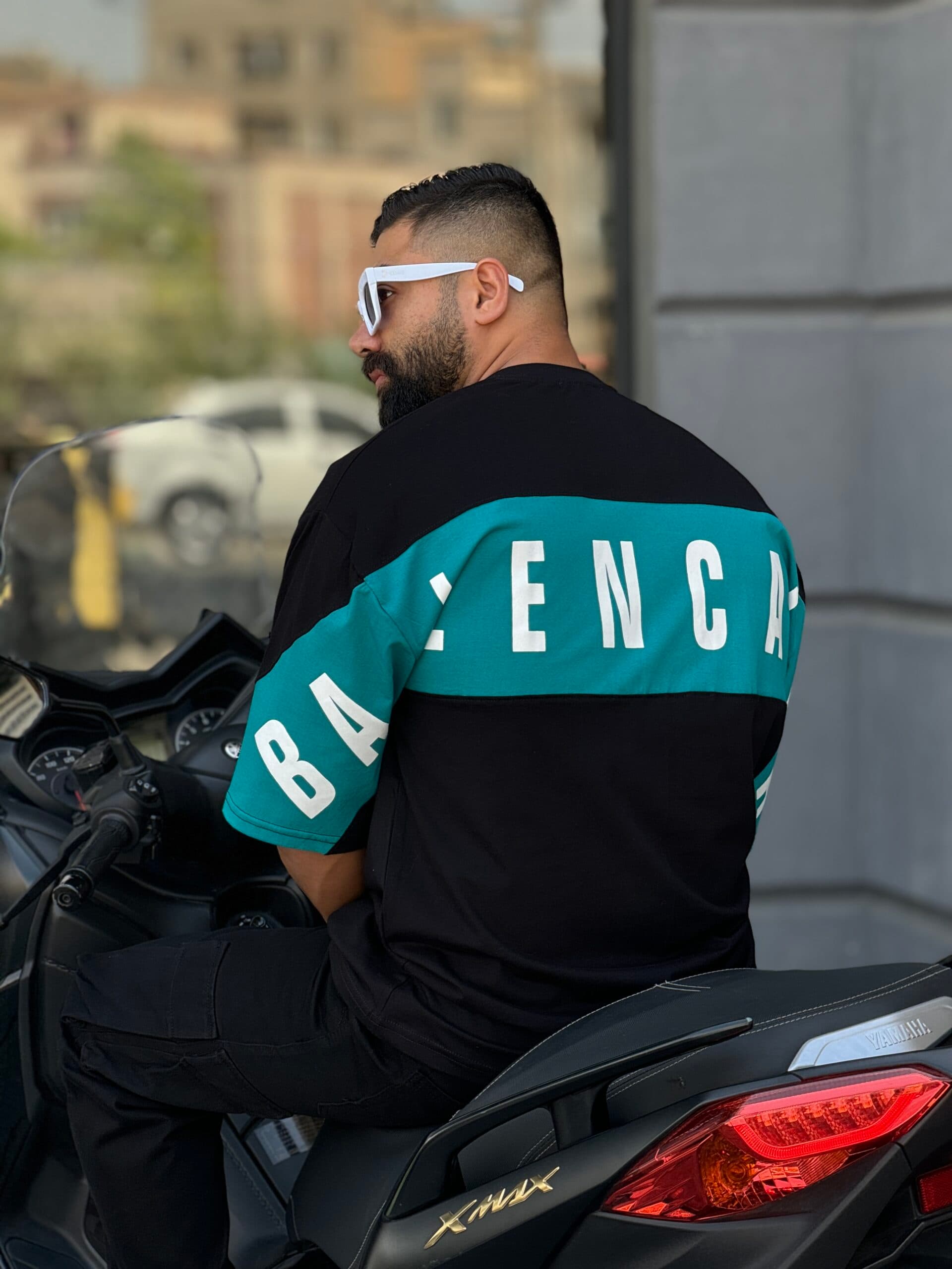 تیشرت تیکه دوزی Balenciaga — تصویر ۵