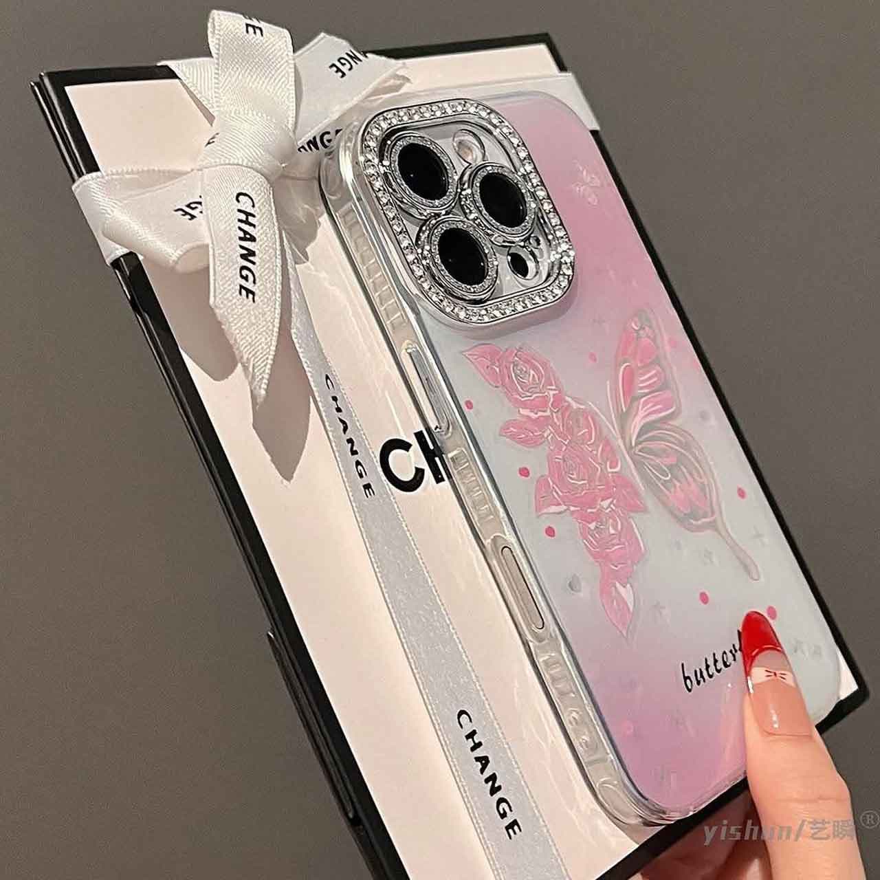 قاب Flower Butterfly همراه با آویز برای گوشی های آیفون