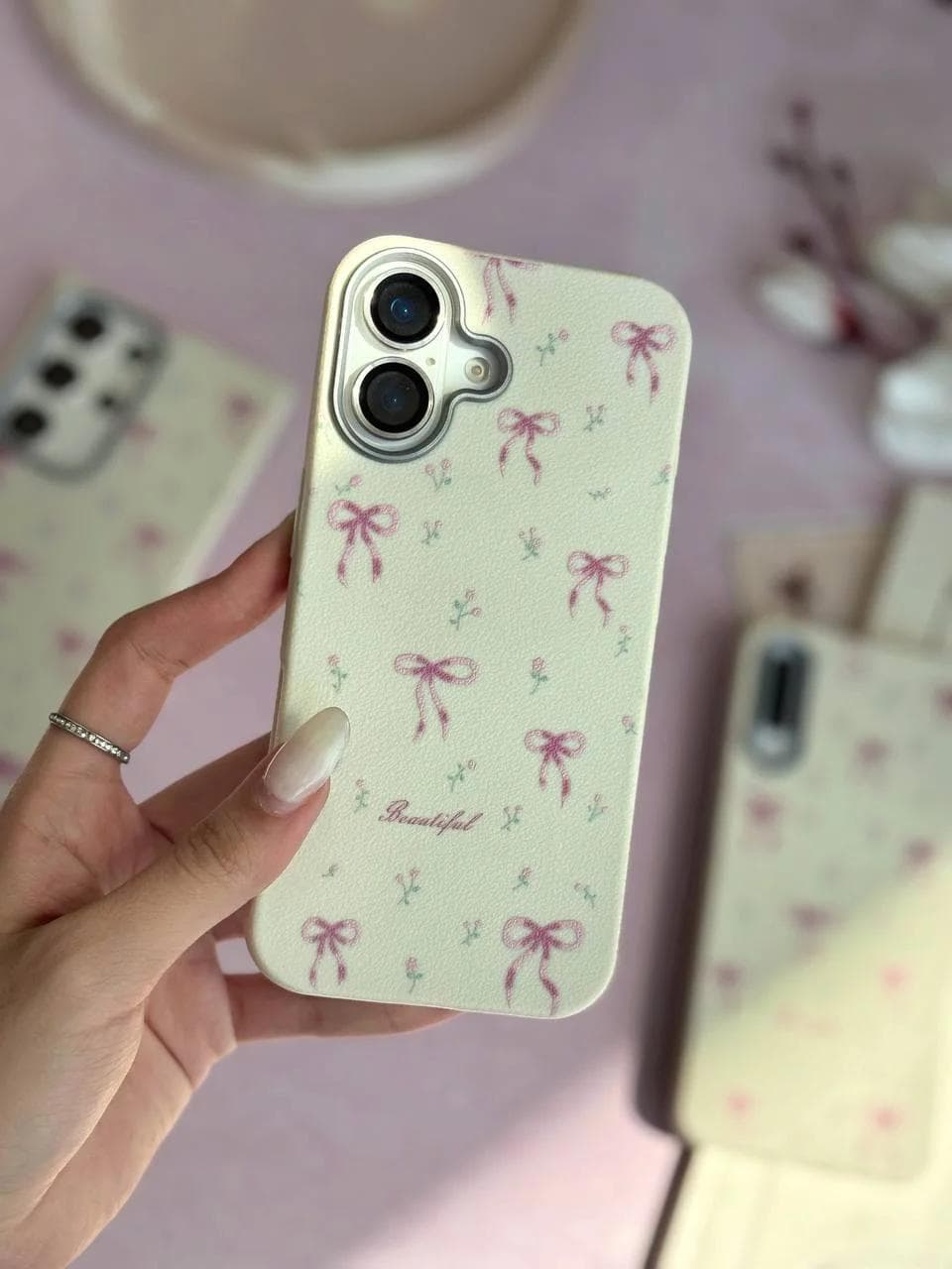قاب سفید طرح پاپیون صورتی گوشی شیائومی ردمی نوت 14 پرو 4G — تصویر ۲