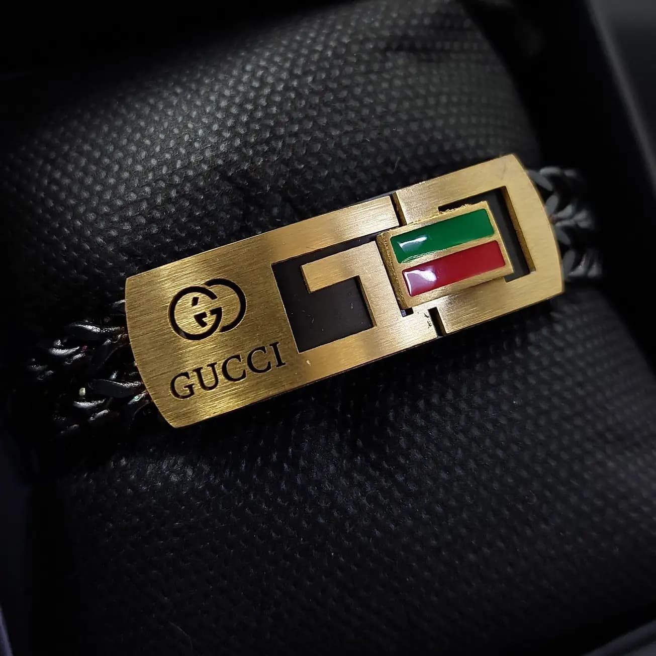 دستبند استیل مردانه پلاک گوجی GUCCI زنجیر چهار وجهی دولاین رنگ ثابت کد amp