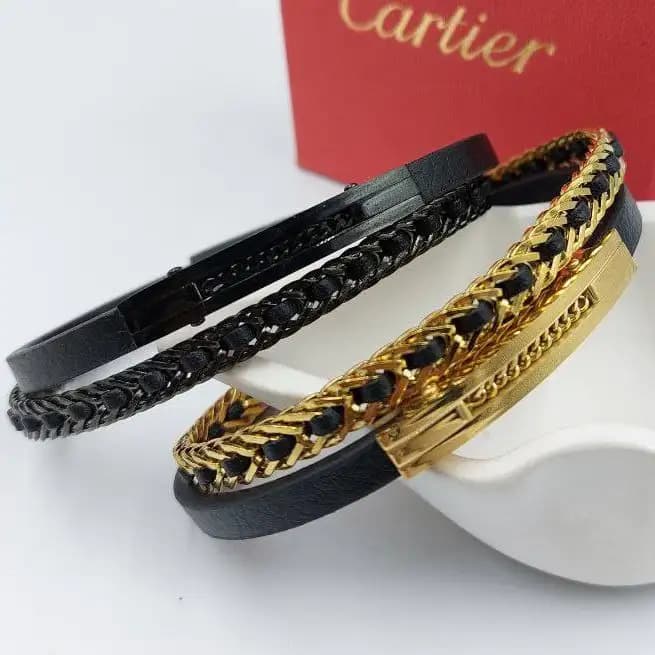 دستبند مردانه و پسرانه چرم و پلاک استیل کارتیر cartier دولاین رنگ ثابت کد amp — تصویر ۳