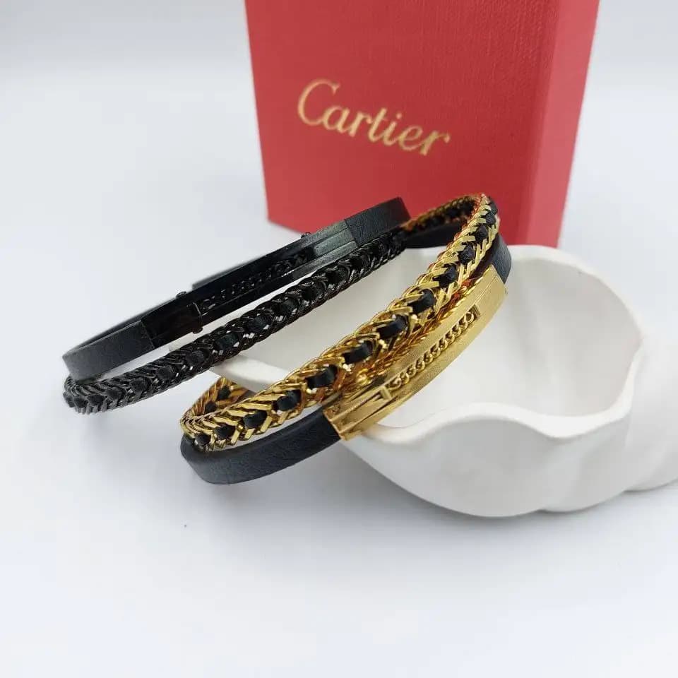 دستبند مردانه و پسرانه چرم و پلاک استیل کارتیر cartier دولاین رنگ ثابت کد amp — تصویر ۴