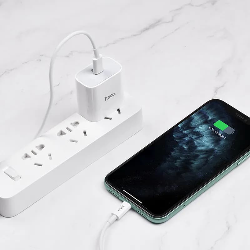 شارژر دیواری 20 وات هوکو مدل C76 با کابل تایپ سی به لایتنینگ — تصویر ۷