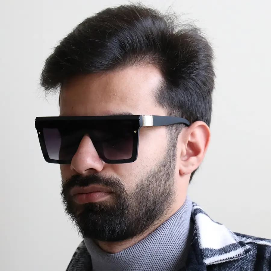 عینک آفتابی مردانه باربری با فریم مشکی براق، شکل مربعی و لنز یکسره و دودی تیره و هایلایت مدل 9675 — تصویر ۸