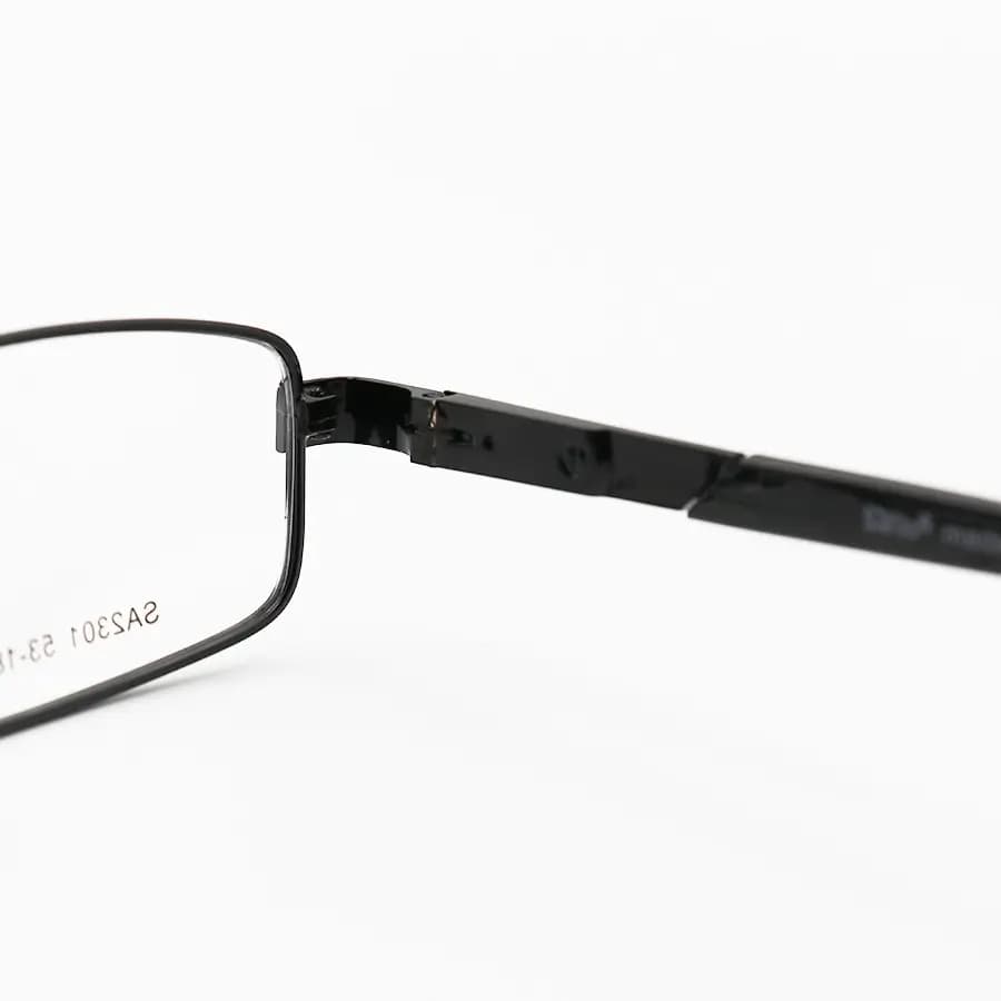 عینک طبی SAFILO با فریم مستطیلی شکل، رنگ مشکی براق، از جنس فلزی و لولا فنردار مدل SA2301 — تصویر ۴
