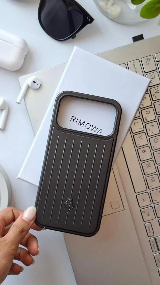 قاب RIMOWA طرح چمدانی گوشی آیفون 17 پرومکس — تصویر ۵