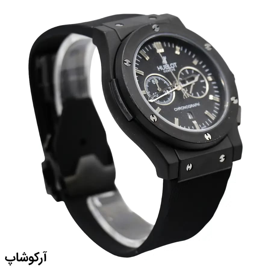 ساعت هابلوت کرنوگراف مشکی، بند رابر و سیلیکونی، قاب مشکی مات، صفحه گرد آنالوگ، نمایش تاریخ و 24 ساعته و قفل پروانهای مدل 582888 — تصویر ۳