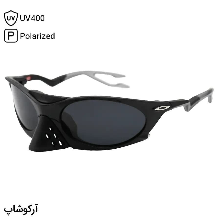 عینک ورزشی OAKLEY با فریم مشکی مات، شکل بیضی، لنز دودی تیره و پلاریزه طرح Plantaris مدل OO9437