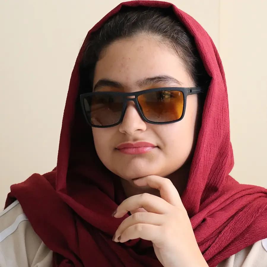 عینک آفتابی OGA MOREL با فریم رنگ قهوه‌ای، شکل مستطیلی و لنز پلاریزه و قهوه‌ای مدل 78023 — تصویر ۲