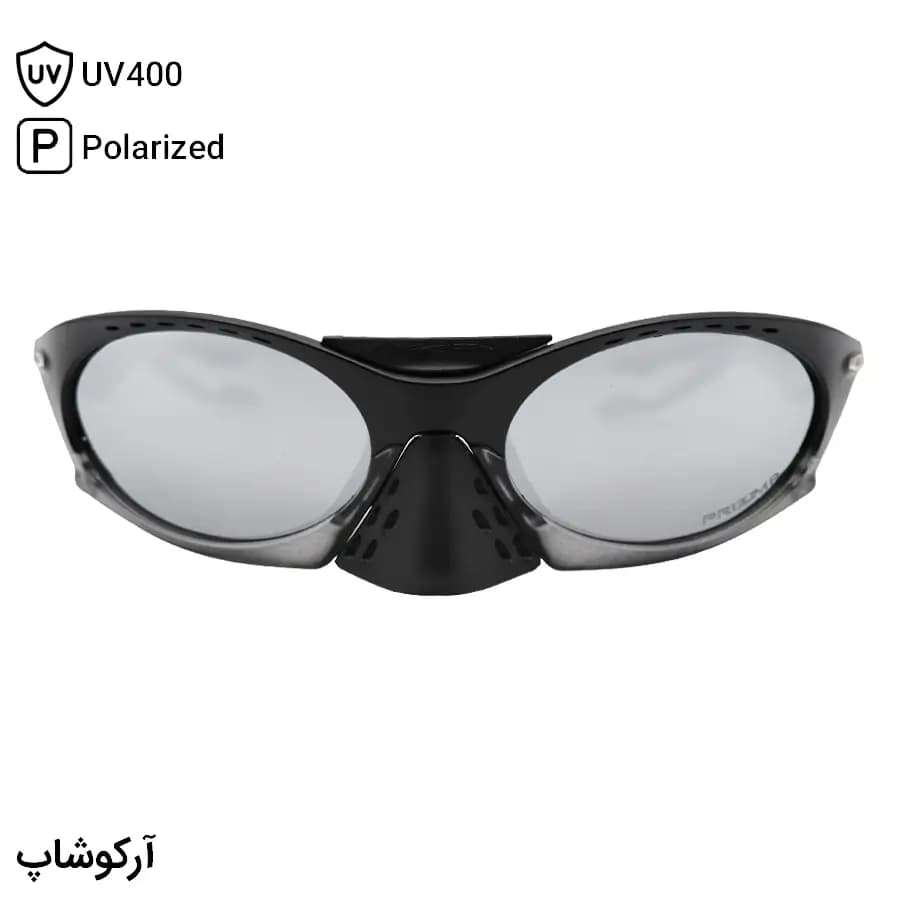 عینک ورزشی اوکلی با فریم مشکی مات، شکل بیضی، لنز آینه‌ای، رنگ نقره‌ای و پلاریزه طرح Plantaris مدل OO9437 — تصویر ۳