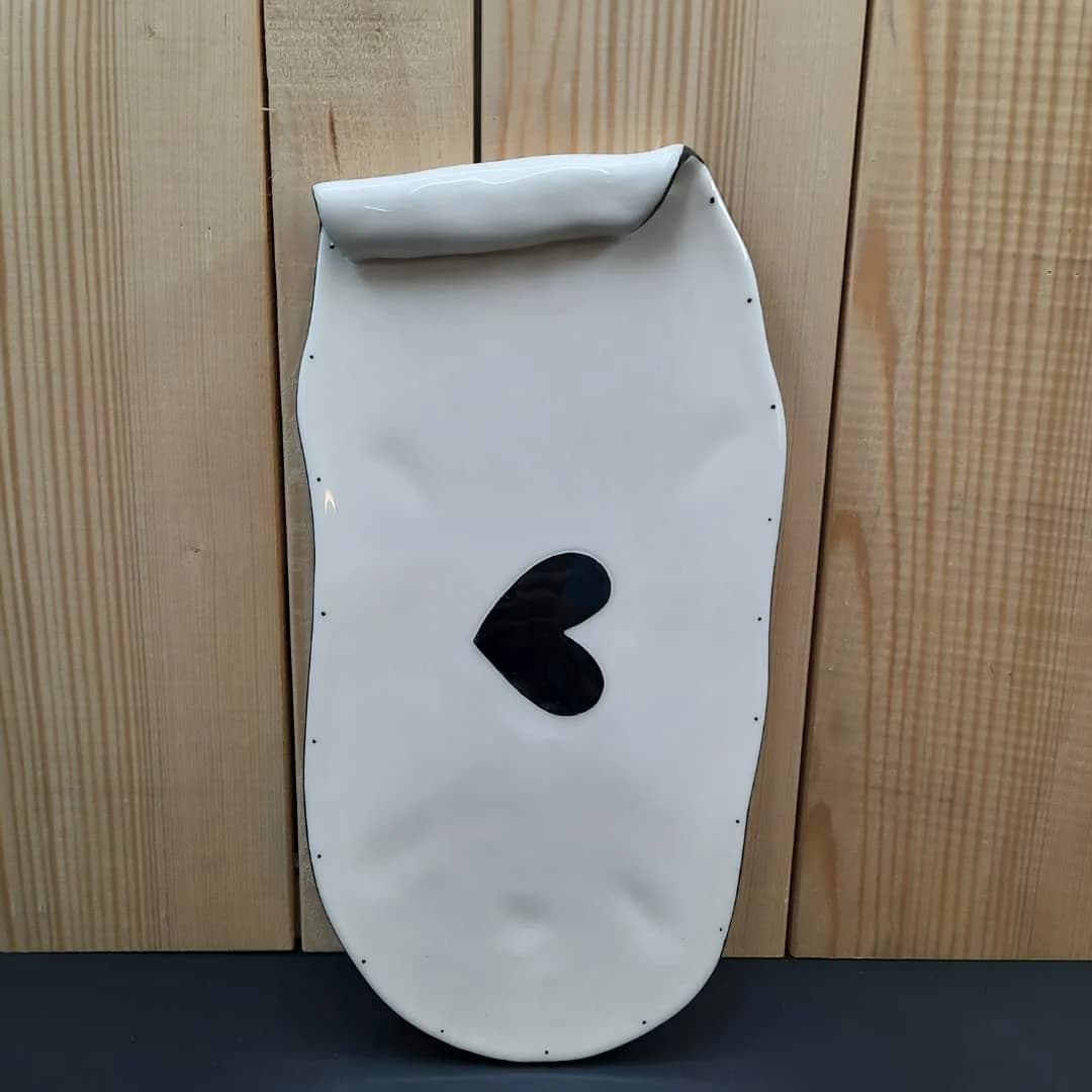ظرف سرو سرامیکی دست ساز طرح قلب کد 836 — تصویر ۳
