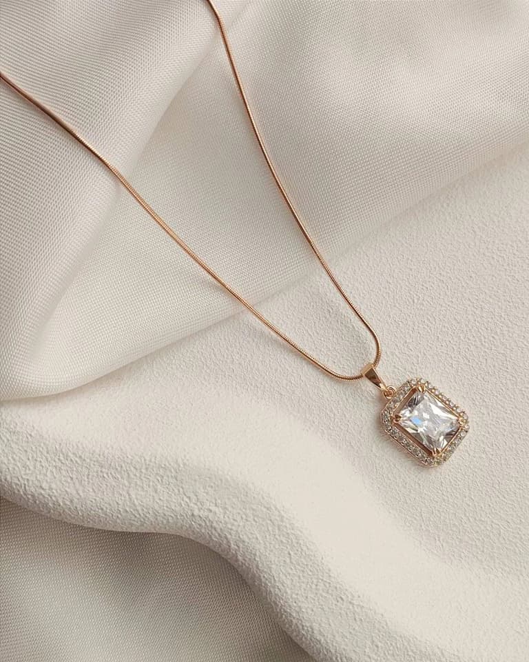 گردنبند طرح جواهر آیریک ژوپینگ