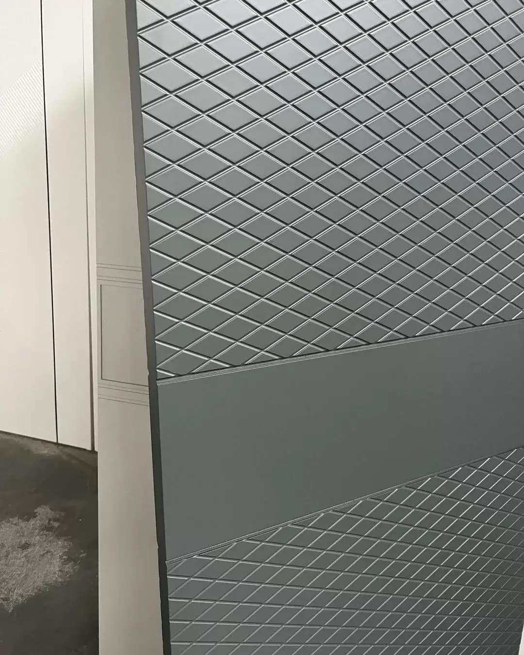 درب اتاقی MDF طوسی طرح لوزی کد 30212 — تصویر ۵