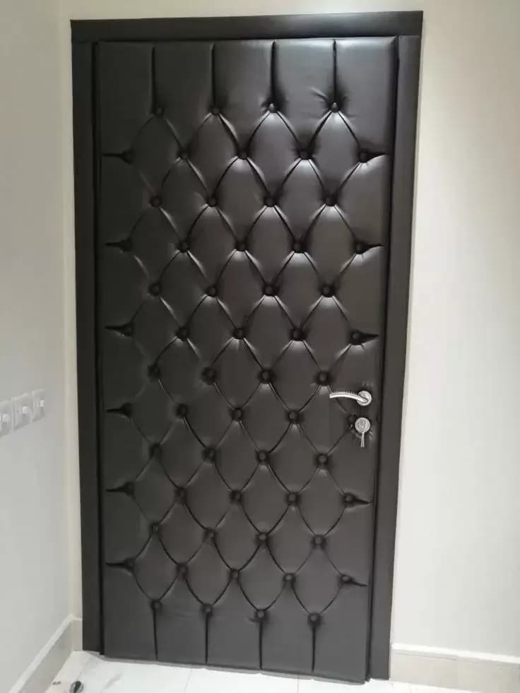 درب آکوستیک چرمی مشکی – عایق صدا لوکس کد 30162 — تصویر ۳