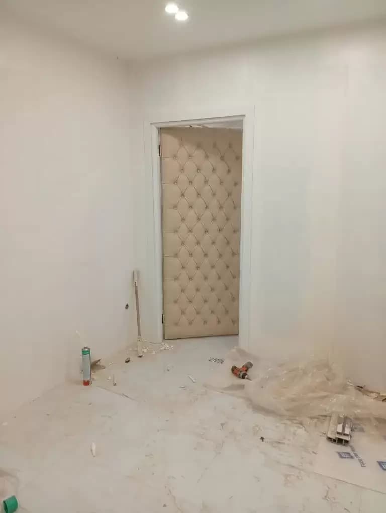 درب آکوستیک چرمی کرم کد 30160 — تصویر ۳