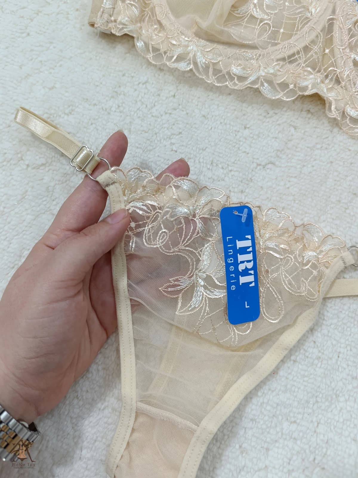 ست شورت سوتین فانتزی توری کرمی TRT کد 54 — تصویر ۳