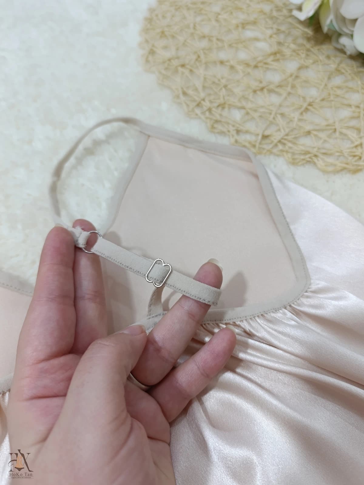 لباس خواب ساتن ابریشمی کوتاه کرم سلطنتی کد 89 — تصویر ۳