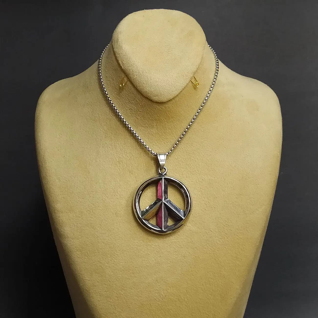 گردنبند استیل نماد صلح (Peace Sign) | پلاک استایل آزاد و مینیمال با طراحی ماندگار