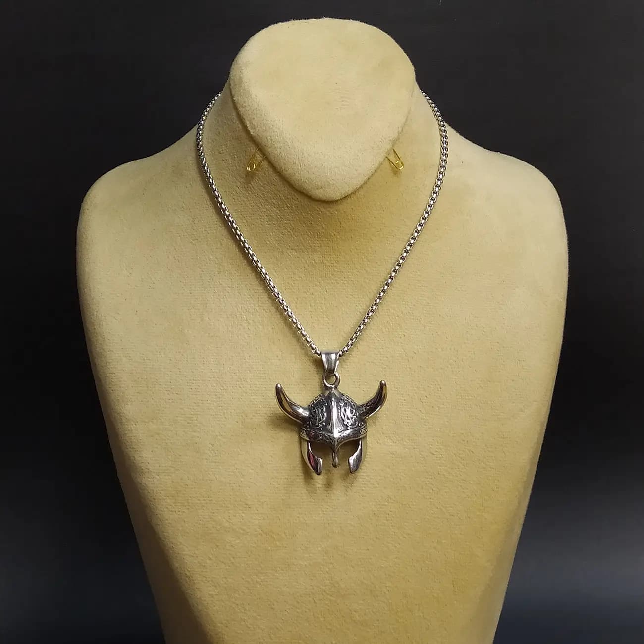 گردنبند استیل کلاهخود جنگجوی وایکینگ شاخدار | پلاک Viking Helmet با طراحی اساطیری