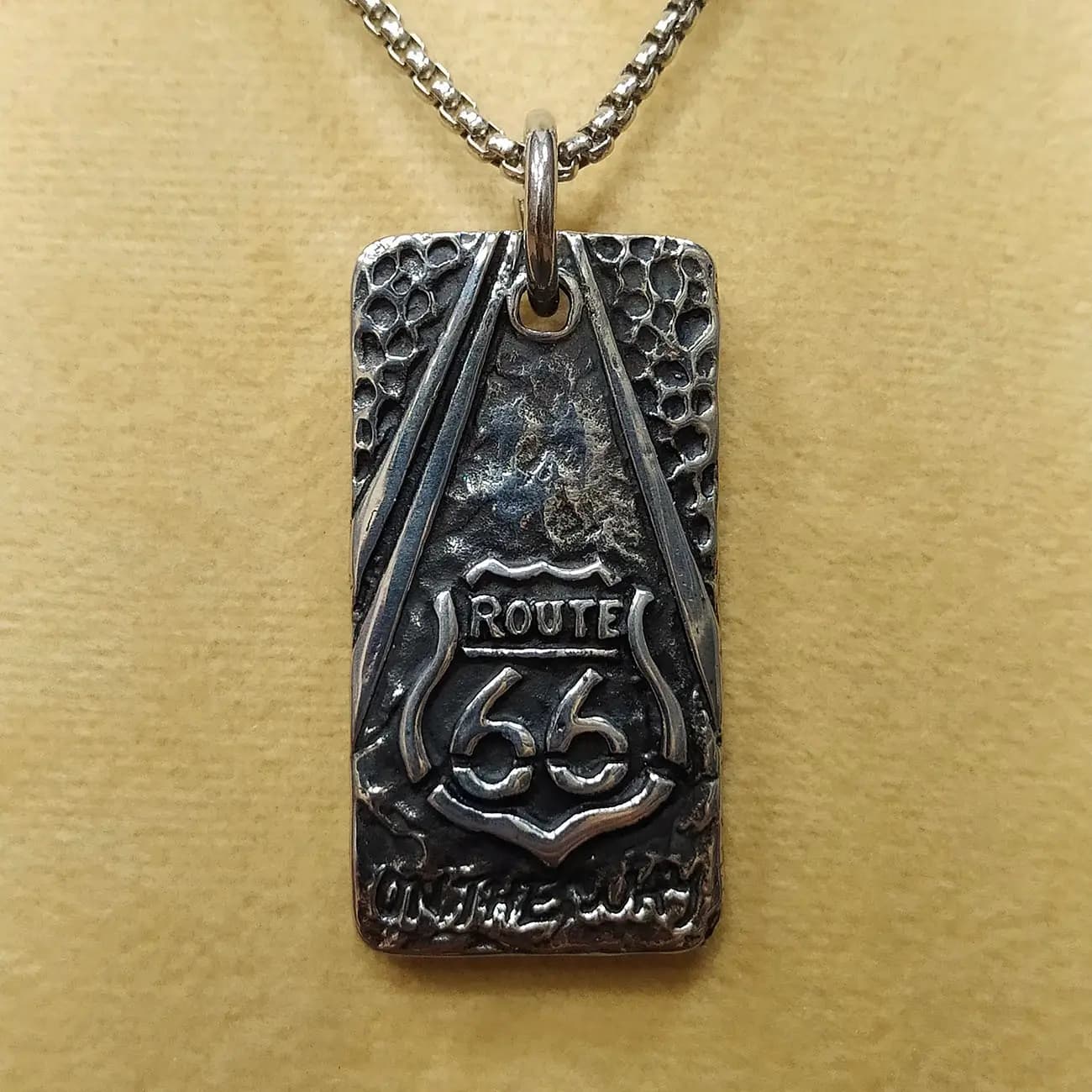 گردنبند استیل ROUTE 66 پلاک مستطیلی وینتیج | نماد جاده افسانه‌ای آمریکا و استایل کلاسیک — تصویر ۳