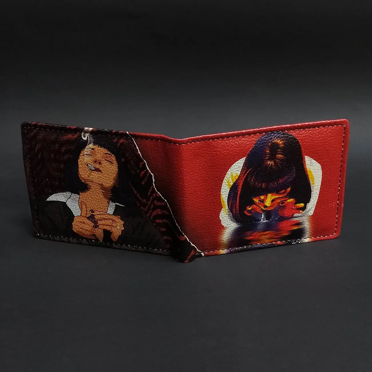 کیف پول چاپی طرح Rebel Girl دختر یاغی مرموز | کیف پول فانتزی گرافیکی با طراحی دارک و هنری — تصویر ۳