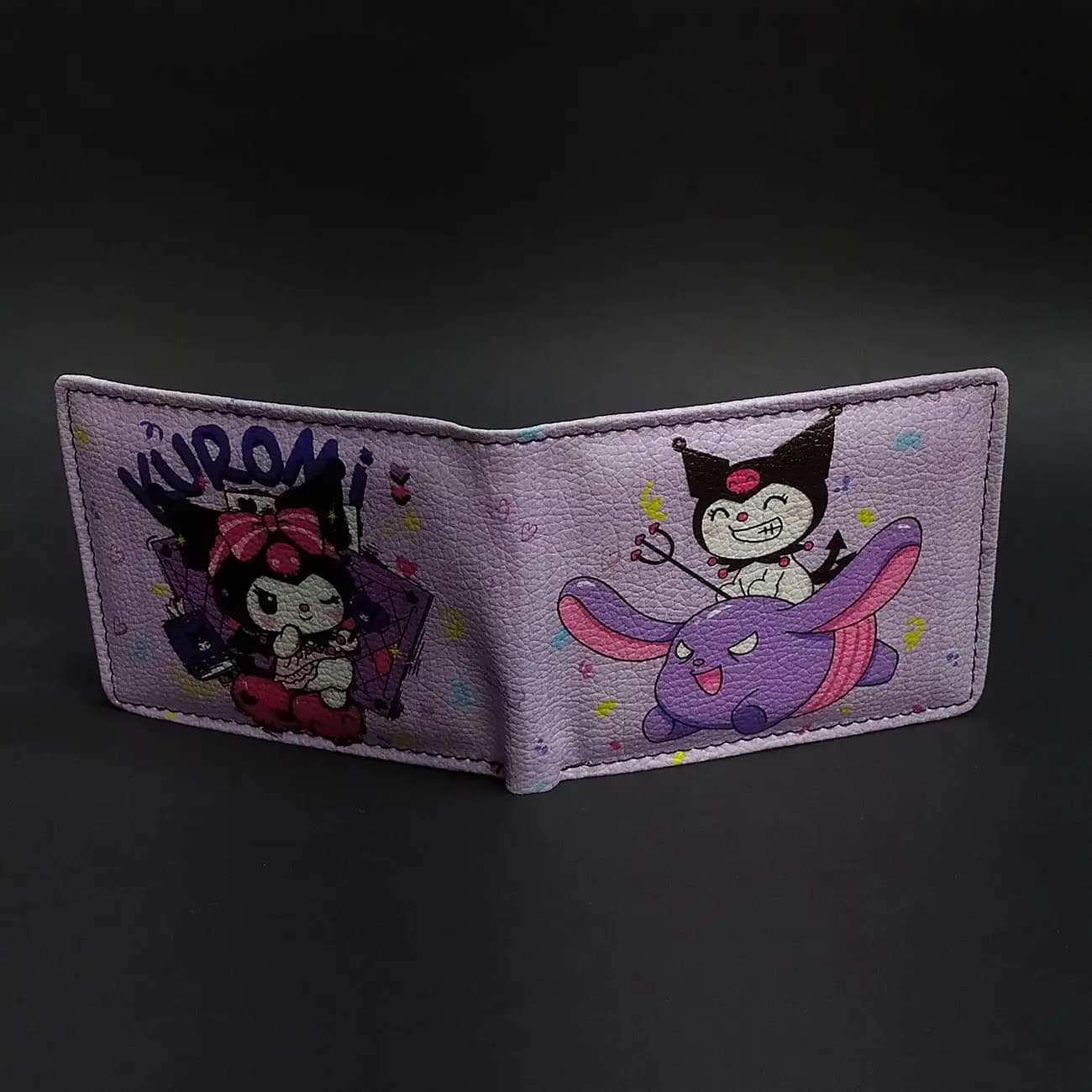 کیف پول چاپی طرح Kuromi کرومی و خرگوش بنفش Sanrio | کیف پول فانتزی دخترانه با طراحی کیوت و خاص — تصویر ۲