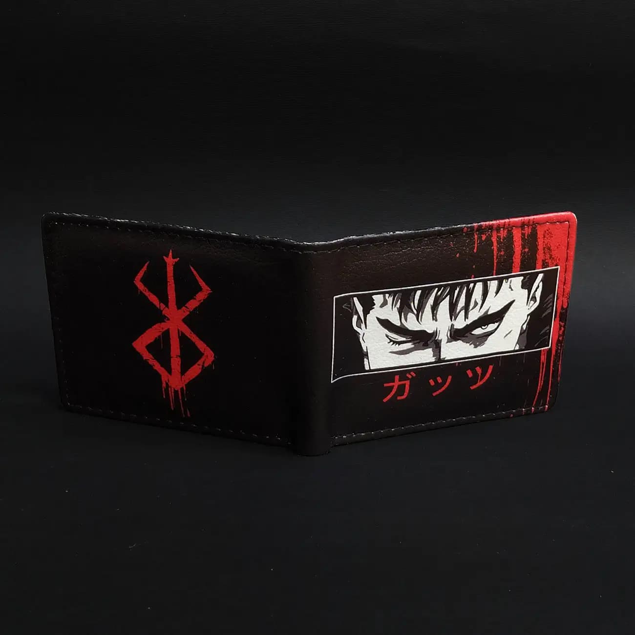 کیف پول چاپی طرح Berserk Guts | کیف پول فانتزی انیمه ژاپنی با طراحی دارک و خاص — تصویر ۳